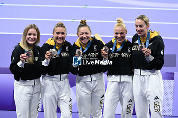 2024-08-09 - BURGHARDT Alexandra, HAASE Rebekka, JUNK Sophia, LUECKENKEMPER Gina and MAYER Lisa ( Team Germany ) Bronze medal, Athletics, Women's 4 x 100m Relay Final during the Olympic Games Paris 2024 on 9 August 2024 at Stade de France in Saint-Denis near Paris, France - OLYMPIC GAMES PARIS 2024 - 09/08 - OLYMPIC GAMES PARIS 2024 - OLYMPIC GAMES