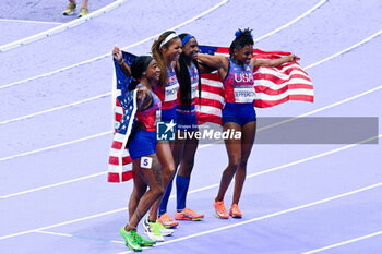 2024-08-09 - JEFFERSON Melissa, RICHARDSON Sha carri, TERRY Twanisha, HOMAS Gabrielle ( Team USA ) Gold medal, Athletics, Women's 4 x 100m Relay Final during the Olympic Games Paris 2024 on 9 August 2024 at Stade de France in Saint-Denis near Paris, France - OLYMPIC GAMES PARIS 2024 - 09/08 - OLYMPIC GAMES PARIS 2024 - OLYMPIC GAMES