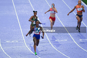 2024-08-09 - Sha'Carri Richardson ( Team USA ) Gold medal, Athletics, Women's 4 x 100m Relay Final during the Olympic Games Paris 2024 on 9 August 2024 at Stade de France in Saint-Denis near Paris, France - OLYMPIC GAMES PARIS 2024 - 09/08 - OLYMPIC GAMES PARIS 2024 - OLYMPIC GAMES