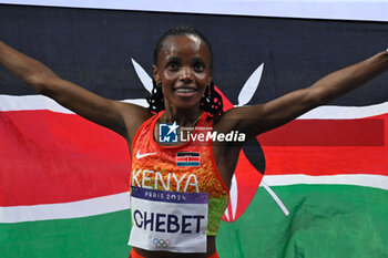 2024-08-09 - CHEBET Beatrice ( KEN ) Gold medal, Athletics, Women's 10,000m Final during the Olympic Games Paris 2024 on 9 August 2024 at Stade de France in Saint-Denis near Paris, France - OLYMPIC GAMES PARIS 2024 - 09/08 - OLYMPIC GAMES PARIS 2024 - OLYMPIC GAMES