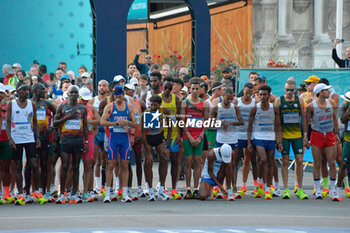 2024-08-10 - Before the Start - MEN'S MARATHON - OLYMPIC GAMES PARIS 2024 - OLYMPIC GAMES