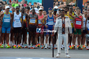 2024-08-10 - Haile Gebreselassie. Matathon legend, at the start - MEN'S MARATHON - OLYMPIC GAMES PARIS 2024 - OLYMPIC GAMES