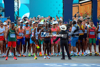 2024-08-10 - Before the Start - MEN'S MARATHON - OLYMPIC GAMES PARIS 2024 - OLYMPIC GAMES