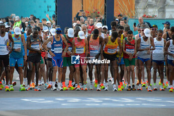 2024-08-10 - Before the Start - MEN'S MARATHON - OLYMPIC GAMES PARIS 2024 - OLYMPIC GAMES