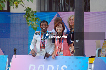 2024-08-10 - Haile Gebreselassie. Matathon legend, at the start - MEN'S MARATHON - OLYMPIC GAMES PARIS 2024 - OLYMPIC GAMES