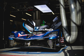 2024-02-23 - Alpine Endurance Team, Alpine A424 #36, ambiance during the Prologue of the 2024 FIA World Endurance Championship, from February 24 to 26, 2024 on the Losail International Circuit in Lusail, Qatar - FIA WEC - PROLOGUE 2024 - QATAR - ENDURANCE - MOTORS