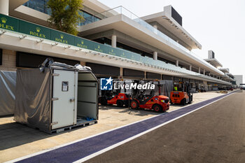 2024-02-23 - Pitlane, Rolex during the Prologue of the 2024 FIA World Endurance Championship, from February 24 to 26, 2024 on the Losail International Circuit in Lusail, Qatar - FIA WEC - PROLOGUE 2024 - QATAR - ENDURANCE - MOTORS