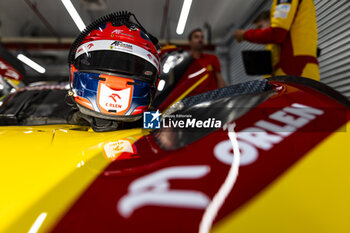 2024-02-24 - KUBICA Robert (pol), AF Corse, Ferrari 499P, helmet during the Prologue of the 2024 FIA World Endurance Championship, from February 24 to 26, 2024 on the Losail International Circuit in Lusail, Qatar - FIA WEC - PROLOGUE 2024 - QATAR - ENDURANCE - MOTORS