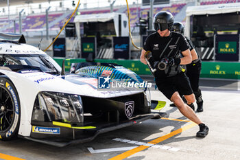 2024-02-24 - Peugeot TotalEnergies pitstop practice during the Prologue of the 2024 FIA World Endurance Championship, from February 24 to 26, 2024 on the Losail International Circuit in Lusail, Qatar - FIA WEC - PROLOGUE 2024 - QATAR - ENDURANCE - MOTORS