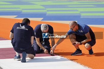 2024-02-25 - michelin tire engineer during the Prologue of the 2024 FIA World Endurance Championship, from February 24 to 26, 2024 on the Losail International Circuit in Lusail, Qatar - FIA WEC - PROLOGUE 2024 - QATAR - ENDURANCE - MOTORS