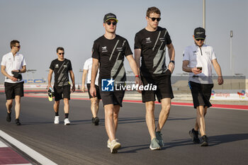2024-02-25 - VANDOORNE Stoffel, Peugeot TotalEnergies, Peugeot 9x8, portrait DI RESTA Paul (gbr), Peugeot TotalEnergies, Peugeot 9x8, portrait during the Prologue of the 2024 FIA World Endurance Championship, from February 24 to 26, 2024 on the Losail International Circuit in Lusail, Qatar - FIA WEC - PROLOGUE 2024 - QATAR - ENDURANCE - MOTORS