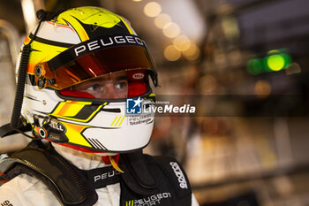 2024-02-25 - VANDOORNE Stoffel, Peugeot TotalEnergies, Peugeot 9x8, portrait during the Prologue of the 2024 FIA World Endurance Championship, from February 24 to 26, 2024 on the Losail International Circuit in Lusail, Qatar - FIA WEC - PROLOGUE 2024 - QATAR - ENDURANCE - MOTORS