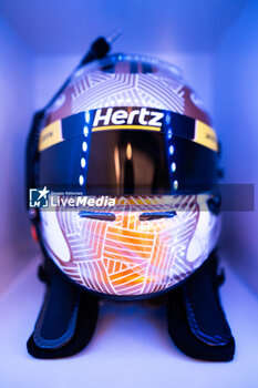2024-02-25 - BUTTON Jenson (gbr), Hertz Team Jota, Porsche 963, helmet, casque, during the Prologue of the 2024 FIA World Endurance Championship, from February 24 to 26, 2024 on the Losail International Circuit in Lusail, Qatar - FIA WEC - PROLOGUE 2024 - QATAR - ENDURANCE - MOTORS