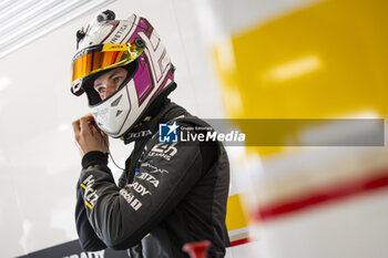 2024-02-26 - HANSON Philip (gbr), Hertz Team Jota, Porsche 963, portrait during the Prologue of the 2024 FIA World Endurance Championship, from February 24 to 26, 2024 on the Losail International Circuit in Lusail, Qatar - FIA WEC - PROLOGUE 2024 - QATAR - ENDURANCE - MOTORS