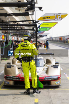 2024-02-26 - 12 STEVENS Will (gbr), NATO Norman (fra), ILOTT Callum (gbr), Hertz Team Jota, Porsche 963 #12, ambiance during the Prologue of the 2024 FIA World Endurance Championship, from February 24 to 26, 2024 on the Losail International Circuit in Lusail, Qatar - FIA WEC - PROLOGUE 2024 - QATAR - ENDURANCE - MOTORS