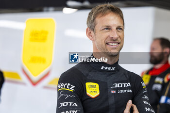 2024-02-26 - BUTTON Jenson (gbr), Hertz Team Jota, Porsche 963, portrait during the Prologue of the 2024 FIA World Endurance Championship, from February 24 to 26, 2024 on the Losail International Circuit in Lusail, Qatar - FIA WEC - PROLOGUE 2024 - QATAR - ENDURANCE - MOTORS