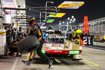 2024-02-26 - mechanic, Hertz Team Jota during the Prologue of the 2024 FIA World Endurance Championship, from February 24 to 26, 2024 on the Losail International Circuit in Lusail, Qatar - FIA WEC - PROLOGUE 2024 - QATAR - ENDURANCE - MOTORS