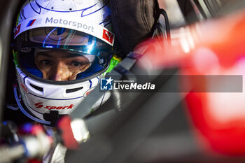 2024-02-26 - FARFUS Augusto (bra), Team WRT, BMW M4 GT3, portrait during the Prologue of the 2024 FIA World Endurance Championship, from February 24 to 26, 2024 on the Losail International Circuit in Lusail, Qatar - FIA WEC - PROLOGUE 2024 - QATAR - ENDURANCE - MOTORS
