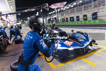 2024-02-26 - Alpine Endurance Team, pit stop during the Prologue of the 2024 FIA World Endurance Championship, from February 24 to 26, 2024 on the Losail International Circuit in Lusail, Qatar - FIA WEC - PROLOGUE 2024 - QATAR - ENDURANCE - MOTORS