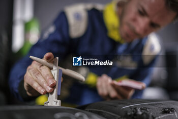 2024-02-26 - michelin tire engineer during the Prologue of the 2024 FIA World Endurance Championship, from February 24 to 26, 2024 on the Losail International Circuit in Lusail, Qatar - FIA WEC - PROLOGUE 2024 - QATAR - ENDURANCE - MOTORS