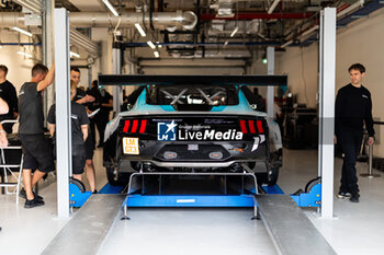 2024-02-26 - 77 BARKER Ben (gbr), HARDWICK Ryan (usa), ROBICHON Zacharie (can), Proton Competition, Ford Mustang GT3 #77, scrutineering, verifications techniques, during the Prologue of the 2024 FIA World Endurance Championship, from February 24 to 26, 2024 on the Losail International Circuit in Lusail, Qatar - FIA WEC - PROLOGUE 2024 - QATAR - ENDURANCE - MOTORS