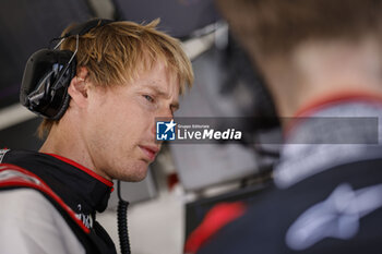 2024-02-27 - HARTLEY Brendon (nzl), Toyota Gazoo Racing, Toyota GR010 - Hybrid, portrait during the Prologue of the 2024 FIA World Endurance Championship, from February 24 to 26, 2024 on the Losail International Circuit in Lusail, Qatar - FIA WEC - PROLOGUE 2024 - QATAR - ENDURANCE - MOTORS