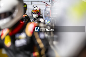2024-02-27 - HANSON Philip (gbr), Hertz Team Jota, Porsche 963, portrait during the Prologue of the 2024 FIA World Endurance Championship, from February 24 to 26, 2024 on the Losail International Circuit in Lusail, Qatar - FIA WEC - PROLOGUE 2024 - QATAR - ENDURANCE - MOTORS