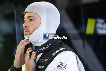 2024-02-29 - JENSEN Mikkel (dnk), Peugeot TotalEnergies, Peugeot 9x8, portrait during the Qatar Airways Qatar 1812 KM, 1st round of the 2024 FIA World Endurance Championship, from February 29 to March 02, 2024 on the Losail International Circuit in Lusail, Qatar - FIA WEC - QATAR AIRWAYS QATAR 1812 KM - ENDURANCE - MOTORS