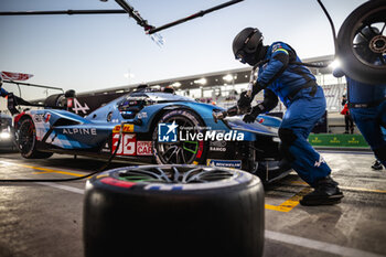 2024-02-29 - 36 VAXIVIERE Matthieu (fra), SCHUMACHER Mick (ger), LAPIERRE Nicolas (fra), Alpine Endurance Team, Alpine A424 #36, Hypercar, pitstop, arrêt aux stands, ambiance during the Qatar Airways Qatar 1812 KM, 1st round of the 2024 FIA World Endurance Championship, from February 29 to March 02, 2024 on the Losail International Circuit in Lusail, Qatar - FIA WEC - QATAR AIRWAYS QATAR 1812 KM - ENDURANCE - MOTORS