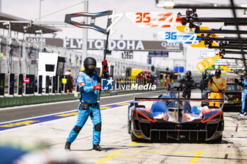 2024-03-01 - 35 MILESI Charles (fra), HABSBURG-LOTHRINGEN Ferdinand (aut), CHATIN Paul-Loup (fra), Alpine Endurance Team #35, Alpine A424, Hypercar, pit stop during the Qatar Airways Qatar 1812 KM, 1st round of the 2024 FIA World Endurance Championship, from February 29 to March 02, 2024 on the Losail International Circuit in Lusail, Qatar - FIA WEC - QATAR AIRWAYS QATAR 1812 KM - ENDURANCE - MOTORS