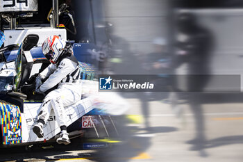 2024-03-01 - DUVAL Loïc (fra), Peugeot TotalEnergies, Peugeot 9x8, portrait during the Qatar Airways Qatar 1812 KM, 1st round of the 2024 FIA World Endurance Championship, from February 29 to March 02, 2024 on the Losail International Circuit in Lusail, Qatar - FIA WEC - QATAR AIRWAYS QATAR 1812 KM - ENDURANCE - MOTORS