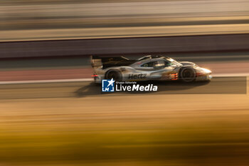 2024-03-01 - 38 RASMUSSEN Oliver (dnk), HANSON Philip (gbr), BUTTON Jenson (gbr), Hertz Team Jota, Porsche 963 #38, Hypercar, action during the Qatar Airways Qatar 1812 KM, 1st round of the 2024 FIA World Endurance Championship, from February 29 to March 02, 2024 on the Losail International Circuit in Lusail, Qatar - FIA WEC - QATAR AIRWAYS QATAR 1812 KM - ENDURANCE - MOTORS