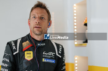 2024-03-01 - BUTTON Jenson (gbr), Hertz Team Jota, Porsche 963, portrait during the Qatar Airways Qatar 1812 KM, 1st round of the 2024 FIA World Endurance Championship, from February 29 to March 02, 2024 on the Losail International Circuit in Lusail, Qatar - FIA WEC - QATAR AIRWAYS QATAR 1812 KM - ENDURANCE - MOTORS