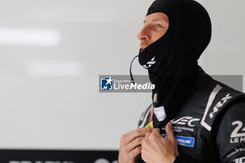 2024-03-01 - BUTTON Jenson (gbr), Hertz Team Jota, Porsche 963, portrait during the Qatar Airways Qatar 1812 KM, 1st round of the 2024 FIA World Endurance Championship, from February 29 to March 02, 2024 on the Losail International Circuit in Lusail, Qatar - FIA WEC - QATAR AIRWAYS QATAR 1812 KM - ENDURANCE - MOTORS