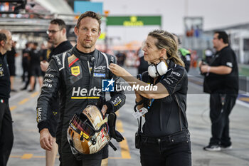 2024-03-01 - BUTTON Jenson (gbr), Hertz Team Jota, Porsche 963, portrait during the Qatar Airways Qatar 1812 KM, 1st round of the 2024 FIA World Endurance Championship, from February 29 to March 02, 2024 on the Losail International Circuit in Lusail, Qatar - FIA WEC - QATAR AIRWAYS QATAR 1812 KM - ENDURANCE - MOTORS