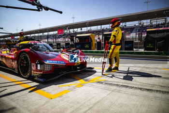 2024-03-01 - Ferrari AF Corse, mechanic, mecanicien, ambiance during the Qatar Airways Qatar 1812 KM, 1st round of the 2024 FIA World Endurance Championship, from February 29 to March 02, 2024 on the Losail International Circuit in Lusail, Qatar - FIA WEC - QATAR AIRWAYS QATAR 1812 KM - ENDURANCE - MOTORS