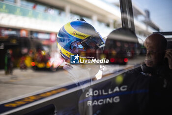 2024-03-01 - BOURDAIS Sébastien (fra), Cadillac Racing, Cadillac V-Series.R, portrait during the Qatar Airways Qatar 1812 KM, 1st round of the 2024 FIA World Endurance Championship, from February 29 to March 02, 2024 on the Losail International Circuit in Lusail, Qatar - FIA WEC - QATAR AIRWAYS QATAR 1812 KM - ENDURANCE - MOTORS