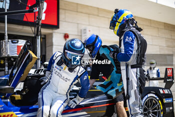 2024-03-01 - BAMBER Earl (nzl), Cadillac Racing, Cadillac V-Series.R, pitlane, portrait during the Qatar Airways Qatar 1812 KM, 1st round of the 2024 FIA World Endurance Championship, from February 29 to March 02, 2024 on the Losail International Circuit in Lusail, Qatar - FIA WEC - QATAR AIRWAYS QATAR 1812 KM - ENDURANCE - MOTORS