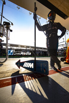 2024-03-01 - BMW M Team WRT during the Qatar Airways Qatar 1812 KM, 1st round of the 2024 FIA World Endurance Championship, from February 29 to March 02, 2024 on the Losail International Circuit in Lusail, Qatar - FIA WEC - QATAR AIRWAYS QATAR 1812 KM - ENDURANCE - MOTORS