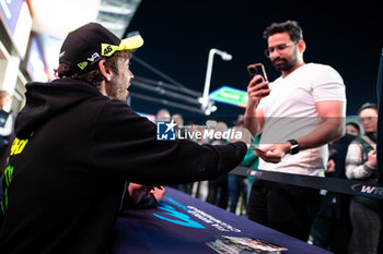 2024-03-01 - ROSSI Valentino (ita), Team WRT, BMW M4 GT3, portrait, autograph session during the Qatar Airways Qatar 1812 KM, 1st round of the 2024 FIA World Endurance Championship, from February 29 to March 02, 2024 on the Losail International Circuit in Lusail, Qatar - FIA WEC - QATAR AIRWAYS QATAR 1812 KM - ENDURANCE - MOTORS