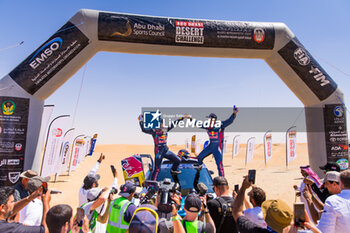 2024-03-02 - AL-ATTIYAH Nasser Saleh (QAT), BOULANGER Edouard (FRA), Nasser Racing By Prodrive, Prodrive Hunter, FIA W2RC, portrait during the Stage 5 of the 2024 Abu Dhabi Desert Challenge, on March 2, 2024 between Mzeer’ah and Abu Dhabi, United Arab Emirates - W2RC - ABU DHABI DESERT CHALLENGE 2024 - ENDURANCE - MOTORS