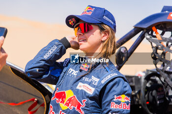 2024-03-02 - GUTIERREZ Cristina (ESP), MORENO HUETE Pablo (ESP), Red Bull Off-Road Junior Team USA Presented By BFG, Taurus T3 MAX, portrait during the Stage 5 of the 2024 Abu Dhabi Desert Challenge, on March 2, 2024 between Mzeer’ah and Abu Dhabi, United Arab Emirates - W2RC - ABU DHABI DESERT CHALLENGE 2024 - ENDURANCE - MOTORS