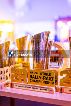 2024-03-02 - Trophée during the Prize Giving Ceremony of the 2024 Abu Dhabi Desert Challenge, on March 2, 2024 in Abu Dhabi, United Arab Emirates - W2RC - ABU DHABI DESERT CHALLENGE 2024 - ENDURANCE - MOTORS