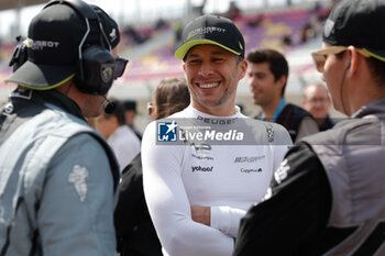 2024-03-02 - DUVAL Loïc (fra), Peugeot TotalEnergies, Peugeot 9x8, portrait grille de depart, starting grid, during the Qatar Airways Qatar 1812 KM, 1st round of the 2024 FIA World Endurance Championship, from February 29 to March 02, 2024 on the Losail International Circuit in Lusail, Qatar - FIA WEC - QATAR AIRWAYS QATAR 1812 KM - ENDURANCE - MOTORS