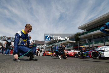 2024-03-02 - michelin engineer, portrait, grille de depart, starting grid, during the Qatar Airways Qatar 1812 KM, 1st round of the 2024 FIA World Endurance Championship, from February 29 to March 02, 2024 on the Losail International Circuit in Lusail, Qatar - FIA WEC - QATAR AIRWAYS QATAR 1812 KM - ENDURANCE - MOTORS