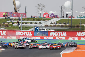 2024-03-02 - 07 CONWAY Mike (gbr), KOBAYASHI Kamui (jpn), DE VRIES Nyck (nld), Toyota Gazoo Racing, Toyota GR010 - Hybrid #07, Hypercar, action, 05 CAMPBELL Matt (aus), CHRISTENSEN Michael (dnk), MAKOWIECKI Frédéric (fra), Porsche Penske Motorsport, Porsche 963 #05, Hypercar, action, 50 FUOCO Antonio (ita), MOLINA Miguel (spa), NIELSEN Nicklas (dnk), Ferrari AF Corse, Ferrari 499P #50, Hypercar, action, start of the race, depart, during the Qatar Airways Qatar 1812 KM, 1st round of the 2024 FIA World Endurance Championship, from February 29 to March 02, 2024 on the Losail International Circuit in Lusail, Qatar - FIA WEC - QATAR AIRWAYS QATAR 1812 KM - ENDURANCE - MOTORS