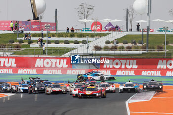 2024-03-02 - 07 CONWAY Mike (gbr), KOBAYASHI Kamui (jpn), DE VRIES Nyck (nld), Toyota Gazoo Racing, Toyota GR010 - Hybrid #07, Hypercar, action, 05 CAMPBELL Matt (aus), CHRISTENSEN Michael (dnk), MAKOWIECKI Frédéric (fra), Porsche Penske Motorsport, Porsche 963 #05, Hypercar, action, 50 FUOCO Antonio (ita), MOLINA Miguel (spa), NIELSEN Nicklas (dnk), Ferrari AF Corse, Ferrari 499P #50, Hypercar, action, start of the race, depart, during the Qatar Airways Qatar 1812 KM, 1st round of the 2024 FIA World Endurance Championship, from February 29 to March 02, 2024 on the Losail International Circuit in Lusail, Qatar - FIA WEC - QATAR AIRWAYS QATAR 1812 KM - ENDURANCE - MOTORS