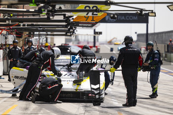 2024-03-02 - 91 LIETZ Richard (aut), SCHURING Morris (nld), SHAHIN Yasser (aus), Manthey EMA, Porsche 911 GT3 R #91, LM GT3, pit stop during the Qatar Airways Qatar 1812 KM, 1st round of the 2024 FIA World Endurance Championship, from February 29 to March 02, 2024 on the Losail International Circuit in Lusail, Qatar - FIA WEC - QATAR AIRWAYS QATAR 1812 KM - ENDURANCE - MOTORS