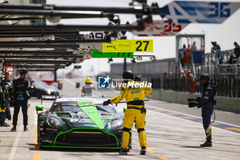 2024-03-02 - 777 SORENSEN Marco (dnk), MATEU Clément (fra), BASTARD Erwan (fra), D'Station Racing, Aston Martin Vantage GT3 #777, LM GT3, pit stop during the Qatar Airways Qatar 1812 KM, 1st round of the 2024 FIA World Endurance Championship, from February 29 to March 02, 2024 on the Losail International Circuit in Lusail, Qatar - FIA WEC - QATAR AIRWAYS QATAR 1812 KM - ENDURANCE - MOTORS