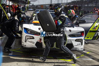 2024-03-02 - 46 MARTIN Maxime (bel), ROSSI Valentino (ita), AL HARTHY Ahmad (omn) Team WRT, BMW M4 GT3 #46, LM GT3, pit stop during the Qatar Airways Qatar 1812 KM, 1st round of the 2024 FIA World Endurance Championship, from February 29 to March 02, 2024 on the Losail International Circuit in Lusail, Qatar - FIA WEC - QATAR AIRWAYS QATAR 1812 KM - ENDURANCE - MOTORS